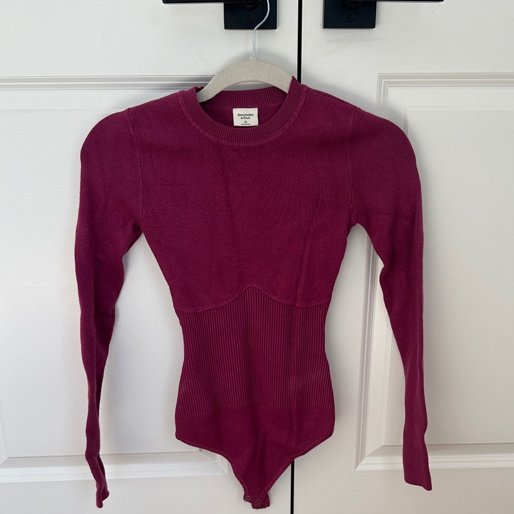 Abercrombie & Fitch Berry Knit Top